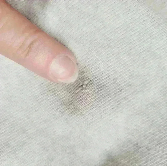 American Eagle, ahh-mazingly soft sweatshirt Oversized fit. small hole see pic - Picture 6 of 9